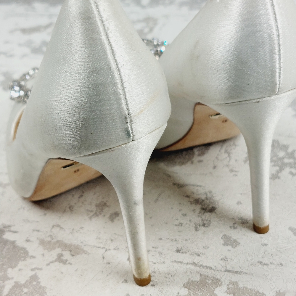 Badgley Mischka Cher White Satin Crystal Buckle Pumps F518 - Picture 11 of 14